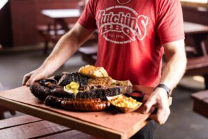 Hutchins BBQ: Xây Dựng Niềm Tin, Phục Vụ Với Mục Đích