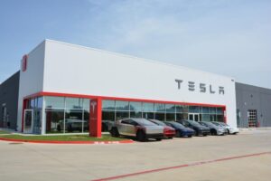 Trải nghiệm lái thử Tesla tại các trạm sạc Valley Ranch Town Center
