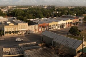 Hutto, Texas: Đề xuất chuyển đổi đường một chiều để mở rộng bãi đậu xe