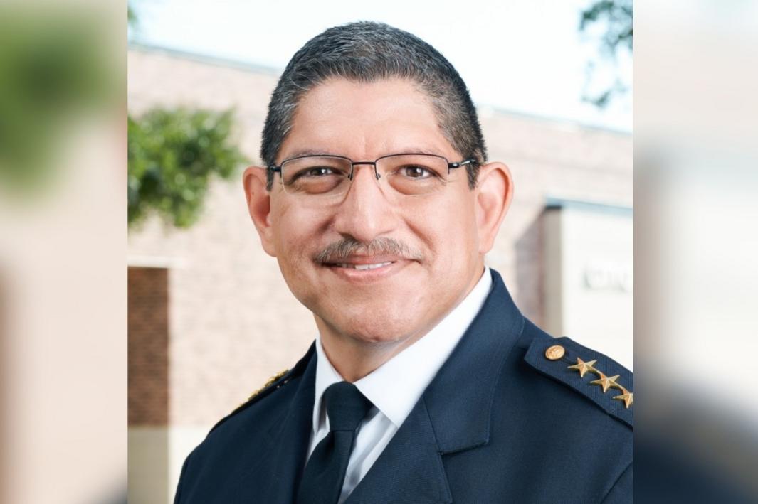 Quan Chức Bellaire Thông Báo Về Việc Cảnh Sát Trưởng Onesimo Lopez Nghỉ Hưu 1 402741