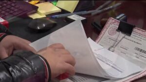 Dự luật Hạn chế Song tịch ở Mỹ Gây Tranh cãi