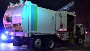 Người đi bộ bị xe rác đâm ở San Francisco 7 Người đi bộ bị xe rác đâm ở San Francisco