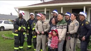 Cứu hỏa Hạt Alameda giúp một bé gái thực hiện điều ước Giáng sinh 6 Cứu hỏa Hạt Alameda giúp một bé gái thực hiện điều ước Giáng sinh