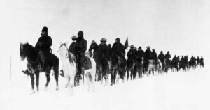 12-29-1890: Vụ thảm sát Wounded Knee: Một ngày định mệnh trong lịch sử Mỹ 10 12-29-1890: Vụ thảm sát Wounded Knee: Một ngày định mệnh trong lịch sử Mỹ