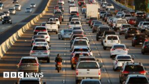 Chính quyền Tổng Thống Donald Trump sẽ nới lỏng các quy định tiết kiệm nhiên liệu do chính quyền Biden ban hành 28 Chính quyền Tổng Thống Donald Trump sẽ nới lỏng các quy định tiết kiệm nhiên liệu do chính quyền Biden ban hành