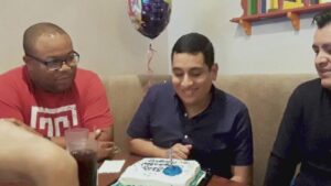 Tuyên Bố 'Cái Bẫy': Cơ Quan ICE Bắt Giữ Một Người Tị Nạn Tại Houston Dù Không Có Tiền Án 22 Tuyên Bố ‘Cái Bẫy’: Cơ Quan ICE Bắt Giữ Một Người Tị Nạn Tại Houston Dù Không Có Tiền Án