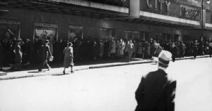 12-27-1932: Radio City Music Hall khai trương