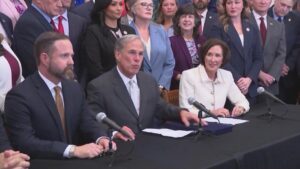 Thống Đốc Abbott Muốn Thiết Lập ‘Công Tố Viên Trưởng’ để Giám Sát Các Biện Lý Địa Phương ở Texas