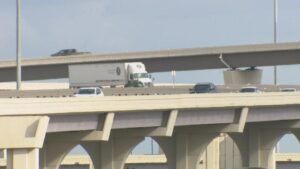 AAA: Lượng du khách tăng vọt trong kỳ nghỉ, giao thông Texas ùn tắc 4 AAA: Lượng du khách tăng vọt trong kỳ nghỉ, giao thông Texas ùn tắc