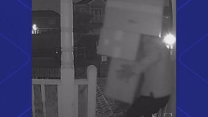 Cảnh giác tội phạm bẻ khóa xe và trộm hàng dịp lễ