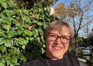 Tác giả Alameda Tracey Sẽ Trở Lại Để Bàn Về Cuốn Sách Mới