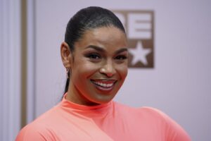 Tử Vi Ngày 22/12/2025: Jordin Sparks, Hãy Ra Khỏi Vùng An Toàn