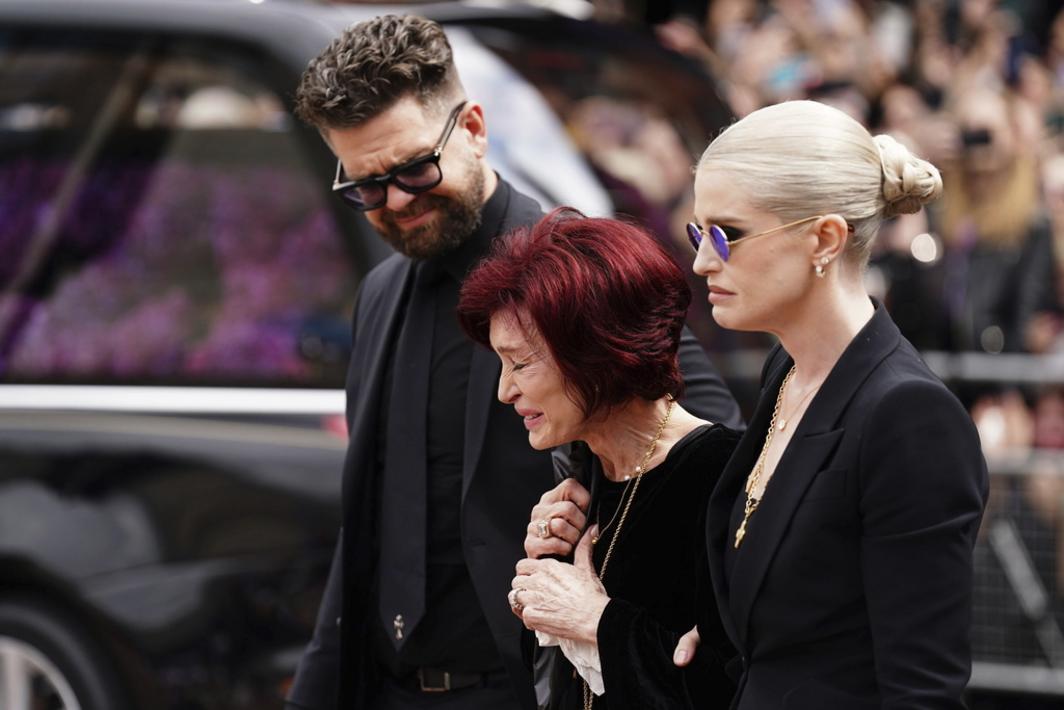 Kelly Osbourne đáp trả những lời chỉ trích về cân nặng 1 AP25211451976562