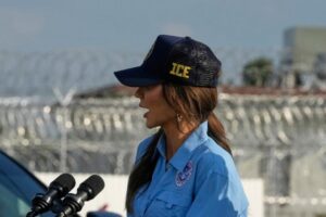 Lopez: Bộ An Ninh Nội Địa có cách sử dụng 200 triệu đô la tốt hơn 27 Lopez: Bộ An Ninh Nội Địa có cách sử dụng 200 triệu đô la tốt hơn