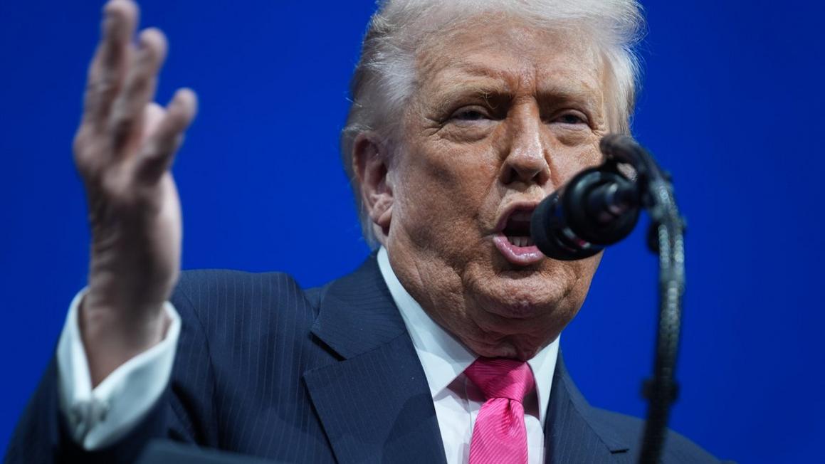 Tổng Thống Donald Trump ra lệnh hạn chế quy định về Trí Tuệ Nhân Tạo (AI) của tiểu bang 1 AP25323649945178