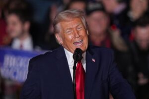 Gần 8 năm sau, Tổng Thống Donald Trump thừa nhận đã dùng từ ngữ thô tục 27 Gần 8 năm sau, Tổng Thống Donald Trump thừa nhận đã dùng từ ngữ thô tục