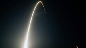 Tình báo phương Tây: Nga đang phát triển vũ khí nhắm vào vệ tinh Starlink của Elon Musk