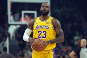 LeBron James bước sang tuổi 41, các đồng đội Lakers bày tỏ sự ngưỡng mộ