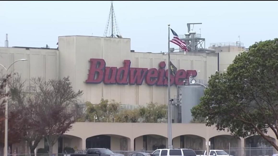 Nhà máy Budweiser ở Fairfield đóng cửa 1 Anheuser Busch closes Fairfield Budweiser plant 1