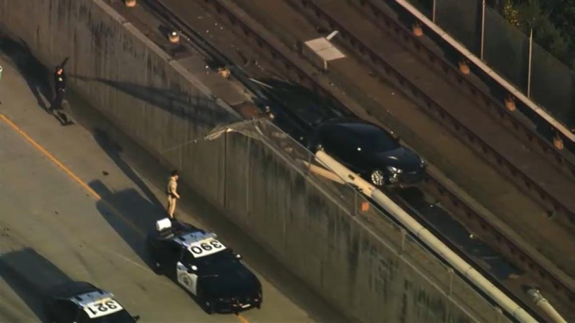 Xe trên đường ray BART, gián đoạn giao thông giữa Castro Valley và Dublin/Pleasanton 1 BART Car Tracks