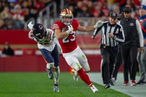 McCaffrey của 49ers: Vẫn 'tươi rói' dù cày ải 3 McCaffrey của 49ers: Vẫn ‘tươi rói’ dù cày ải