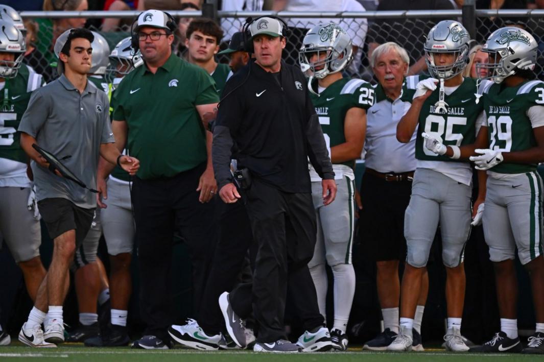 De La Salle vẫn kiên định sau trận thua, không chuyển nhượng, không từ bỏ lối chơi 1 BNG L DLSFB 0829 16