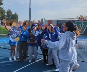 Los Altos Vô địch quần vợt bang, viết nên lịch sử 11 Los Altos Vô địch quần vợt bang, viết nên lịch sử