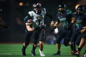 Kennedy-Delano Đánh Bại McClymonds trong Chung Kết Bóng Bầu Dục Bang 3-A 8 Kennedy-Delano Đánh Bại McClymonds trong Chung Kết Bóng Bầu Dục Bang 3-A