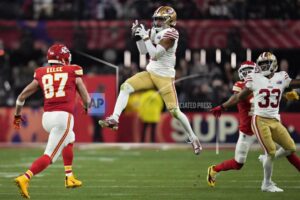 Đội Phòng ngự 49ers đối mặt Playoffs với nhiều cầu thủ non kinh nghiệm