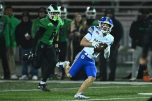 Ánh Sáng Buổi Sáng Thứ Hai: Mùa giải đặc biệt kết thúc với huấn luyện viên và con trai