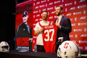 Tavita Pritchard trở lại dẫn dắt đội bóng bầu dục Stanford: ‘Đây là giấc mơ’