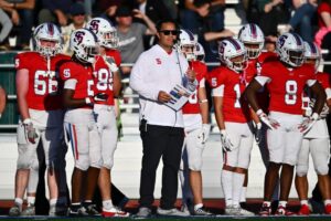 Cựu huấn luyện viên St. Ignatius chuẩn bị cho De La Salle 3 Cựu huấn luyện viên St. Ignatius chuẩn bị cho De La Salle