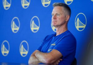 HLV Steve Kerr kêu gọi luật súng ‘hợp lý’ sau vụ xả súng tại Đại học Brown