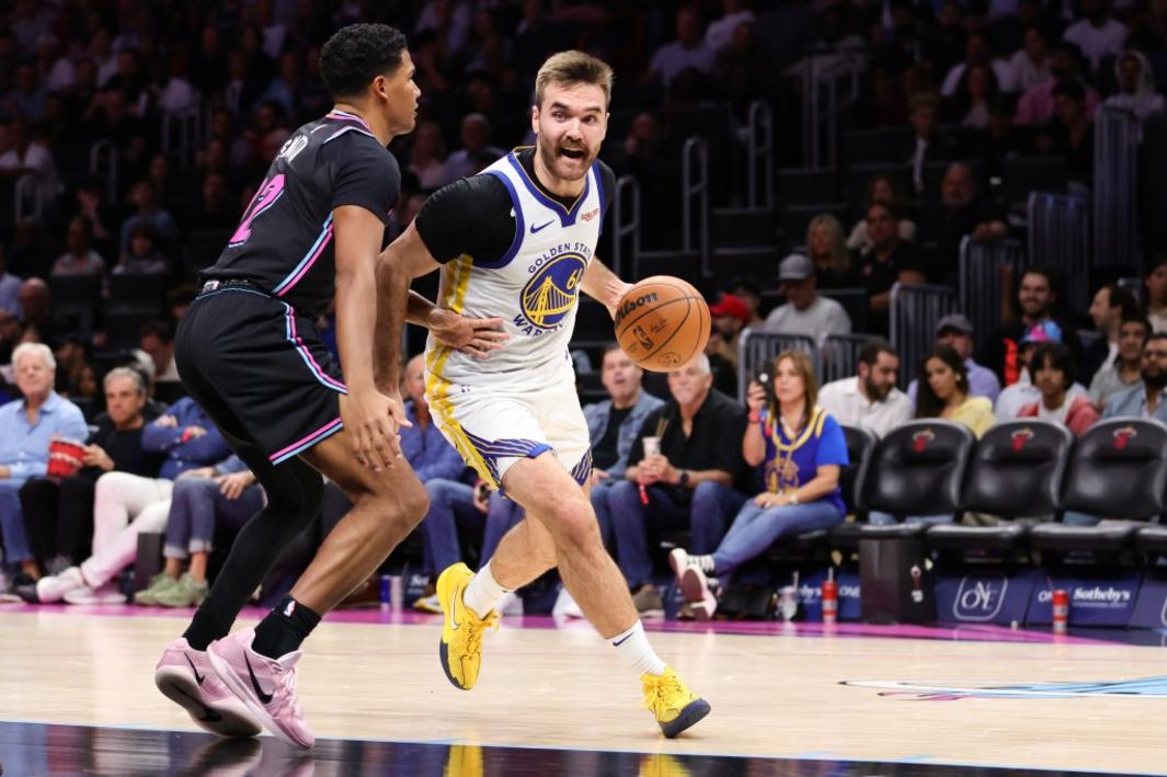 Cách Warriors thay đổi chiến thuật để phù hợp với Pat Spencer 1 BNG L WARRIORS 1120 ffd975