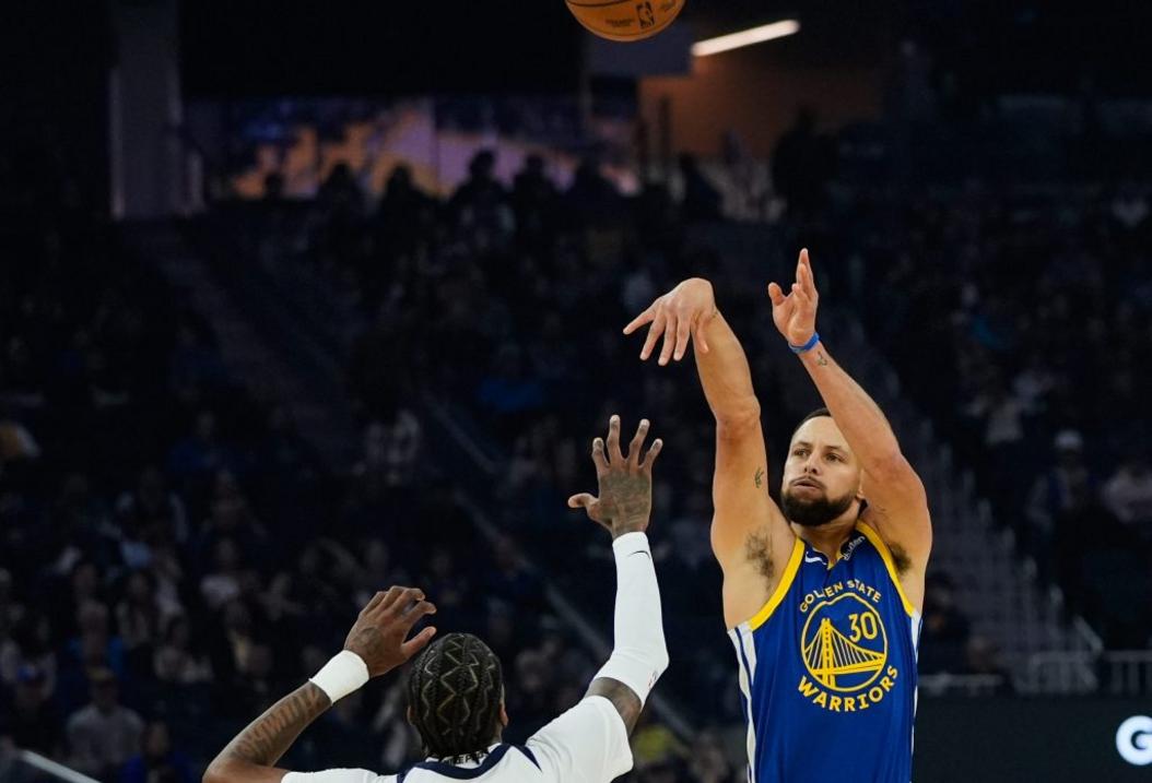 Phân tích nhanh: Steph Curry tỏa sáng nhưng không đủ giúp Warriors thắng Wolves 1 BNG L WARRIORS 1213 7439d0 e1765601485839