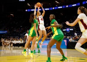 Courtney Ogden tỏa sáng giúp Stanford vượt qua Oregon