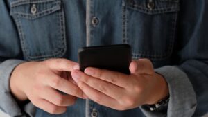 Hội Chứng "Brain Rot" Có Thật Không? Các Nhà Nghiên Cứu Cảnh Báo Nguy Cơ Từ Video Ngắn 2 Hội Chứng “Brain Rot” Có Thật Không? Các Nhà Nghiên Cứu Cảnh Báo Nguy Cơ Từ Video Ngắn