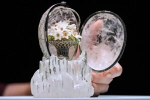 Một trong những quả trứng Fabergé cuối cùng trong tay tư nhân đạt 30,2 triệu USD tại phiên đấu giá