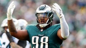 Ngôi sao phòng ngự của Eagles nghỉ thi đấu vài tuần sau phẫu thuật vai