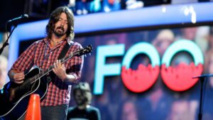 Vé xem trước buổi diễn của Foo Fighters tại Forum sẽ bán ở phòng vé