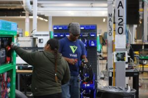 Giới Chức Vùng Vịnh Đặt Niềm Tin vào Giấc Mơ Năng Lượng Tái Tạo