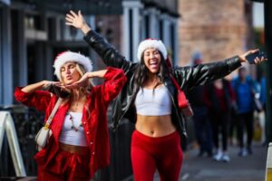 Danville Khai Trương Lễ Hội SantaCon Đầu Tiên, Được Ủng Hộ