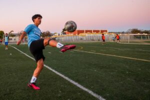 Niềm tin trở lại cho thanh niên Oakland nhờ bóng đá 2 Niềm tin trở lại cho thanh niên Oakland nhờ bóng đá