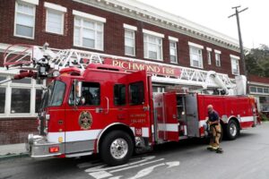 Cháy lớn tại cơ sở lưu trữ ở Richmond, California