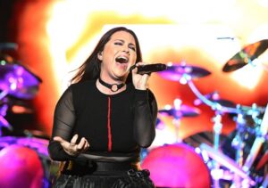 Amy Lee của Evanescence mang tour thế giới đến Vùng Vịnh