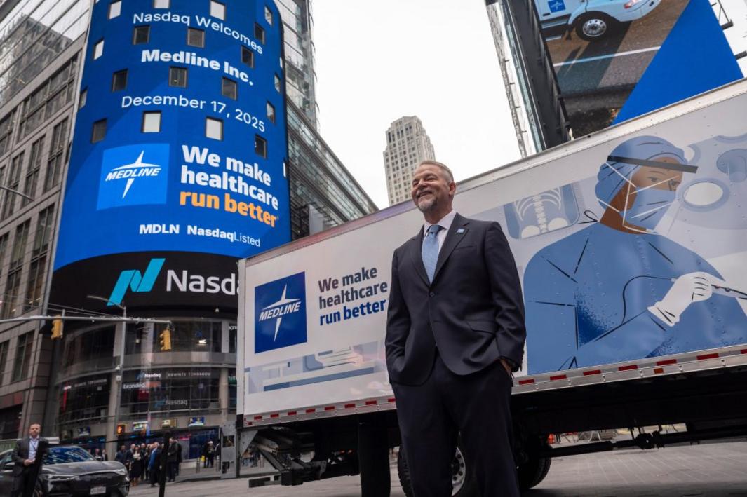 Medline IPO lớn nhất nước Mỹ kể từ năm 2021 tăng vọt 21% 1 Financial Markets Nasdaq Medline