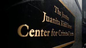 Tòa án Philadelphia dời giờ mở cửa do bão tuyết 32 Tòa án Philadelphia dời giờ mở cửa do bão tuyết