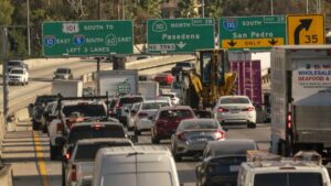 Hơn 10 triệu dân California đi du lịch trong kỳ nghỉ Đông, kẹt xe nghiêm trọng 21 Hơn 10 triệu dân California đi du lịch trong kỳ nghỉ Đông, kẹt xe nghiêm trọng