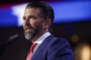 Công ty hậu thuẫn bởi hãng của Donald Trump Jr. nhận hợp đồng chính phủ trị giá 620 triệu đô la