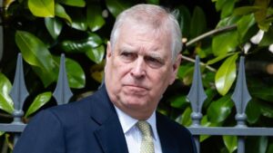 Hoàng thân Andrew bị cho là đã xin ‘bạn bè không đứng đắn’ trong hồ sơ Epstein